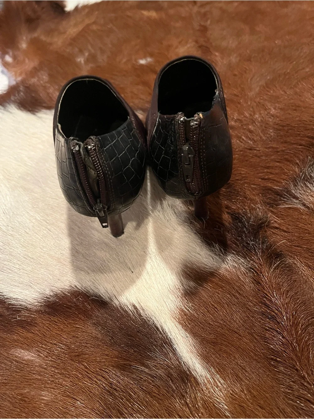 Liz Claiborne stylish pointed